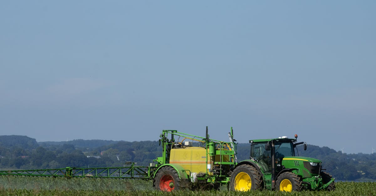 découvrez tout ce que vous devez savoir sur les pesticides : leur utilisation dans l'agriculture, les impacts sur l'environnement et la santé, ainsi que des alternatives durables. informez-vous sur les réglementations, les types de pesticides et comment réduire leur usage pour protéger notre planète.